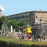 Bos En Lommer - Erasmus Park Area Aparthotel 4*